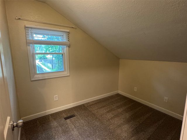 1115 1/2 Locust Street, West Des Moines, IA 50265