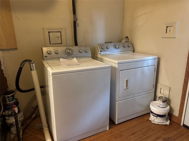 1115 1/2 Locust Street, West Des Moines, IA 50265