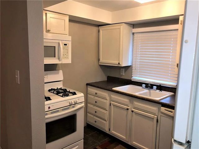 1115 1/2 Locust Street, West Des Moines, IA 50265