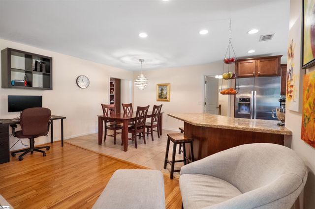 6 Colvin Road, Greenville, SC 29615