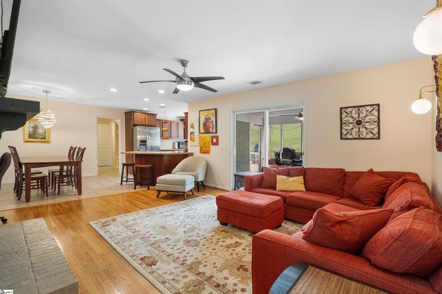 6 Colvin Road, Greenville, SC 29615