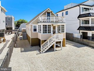 215 W 23RD STREET, Ship Bottom, NJ 08008