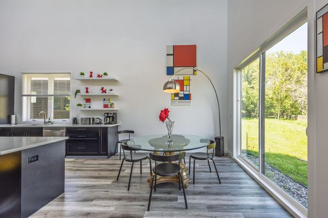 1021 Gardner Street E, Wayzata, MN 55391