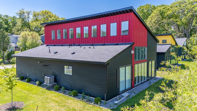 1021 Gardner Street E, Wayzata, MN 55391