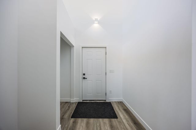 1021 Gardner Street E, Wayzata, MN 55391