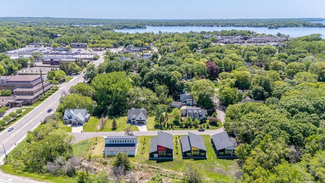 1021 Gardner Street E, Wayzata, MN 55391