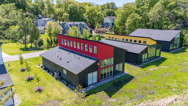 1021 Gardner Street E, Wayzata, MN 55391