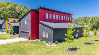 1021 Gardner Street E, Wayzata, MN 55391