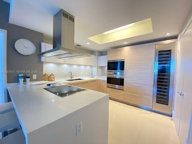 17301 Biscayne Blvd 1808, North Miami Beach, FL 33160