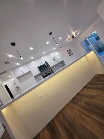 5870 Land View Dr, Stockton, CA 95219