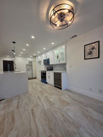 5870 Land View Dr, Stockton, CA 95219