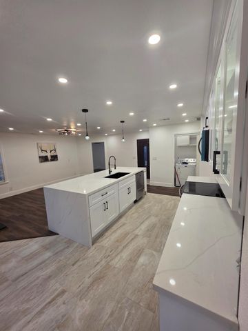 5870 Land View Dr, Stockton, CA 95219
