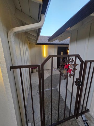 5870 Land View Dr, Stockton, CA 95219
