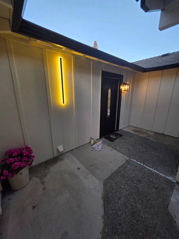 5870 Land View Dr, Stockton, CA 95219