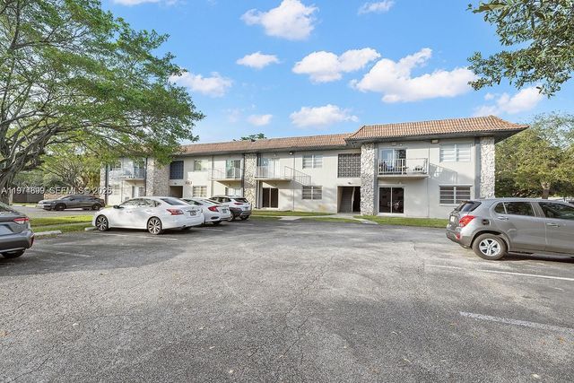 6530 NW Lake Patricia E25, Miami Lakes, FL 33014