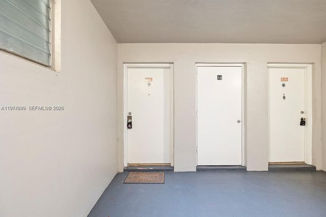 6530 NW Lake Patricia E25, Miami Lakes, FL 33014