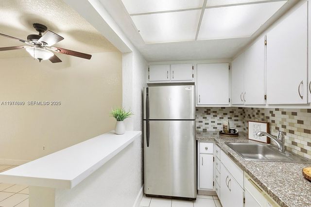 6530 NW Lake Patricia E25, Miami Lakes, FL 33014