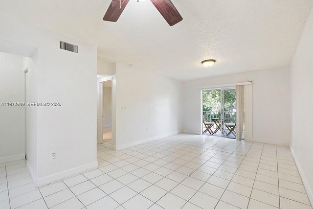 6530 NW Lake Patricia E25, Miami Lakes, FL 33014