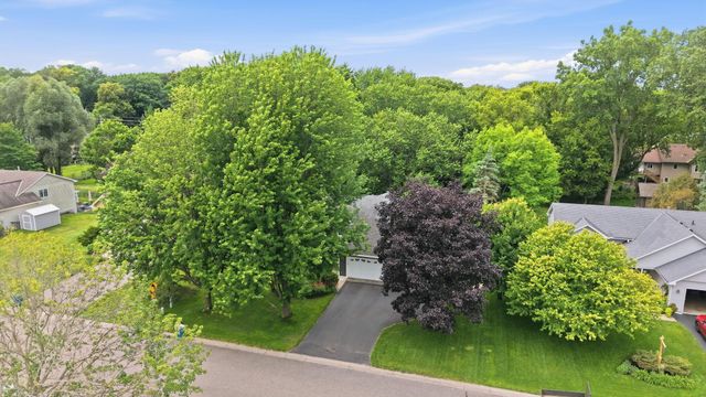 4067 Stockdale Drive, Vadnais Heights, MN 55127