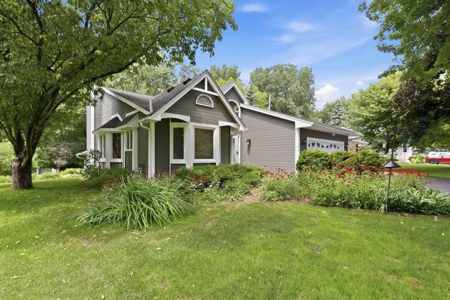 4067 Stockdale Drive, Vadnais Heights, MN 55127