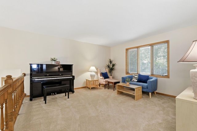 4067 Stockdale Drive, Vadnais Heights, MN 55127