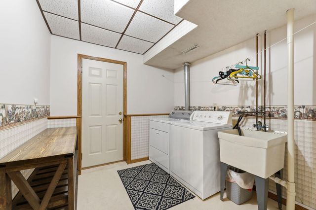 4067 Stockdale Drive, Vadnais Heights, MN 55127