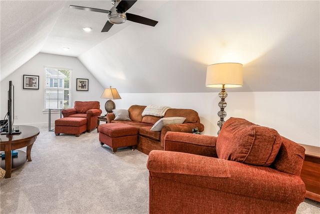 2125 N Libby Lane, Fayetteville, AR 72703