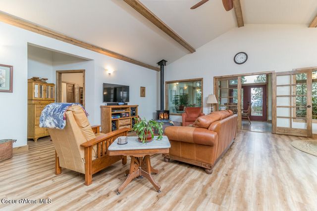 427 Wood Duck LN, Bonners Ferry, ID 83805