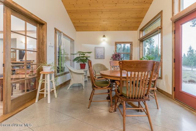 427 Wood Duck LN, Bonners Ferry, ID 83805