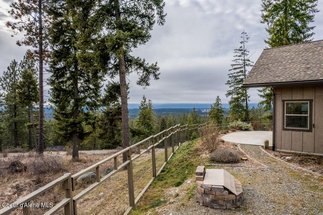 427 Wood Duck LN, Bonners Ferry, ID 83805