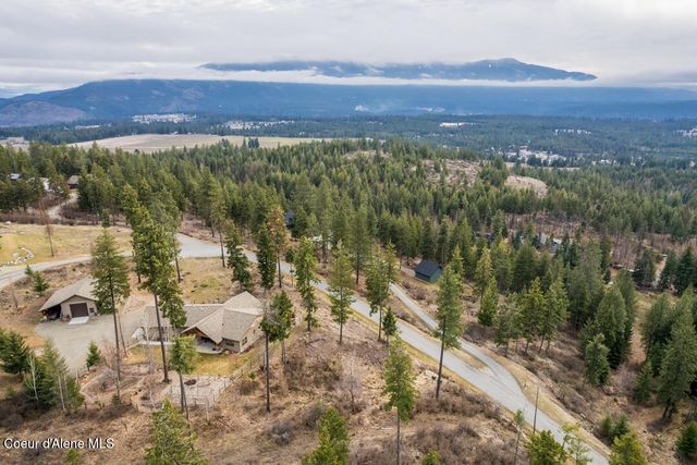 427 Wood Duck LN, Bonners Ferry, ID 83805