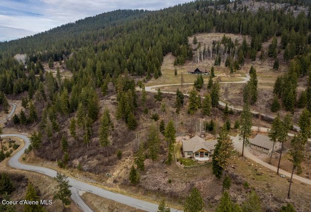 427 Wood Duck LN, Bonners Ferry, ID 83805