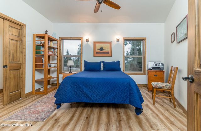 427 Wood Duck LN, Bonners Ferry, ID 83805