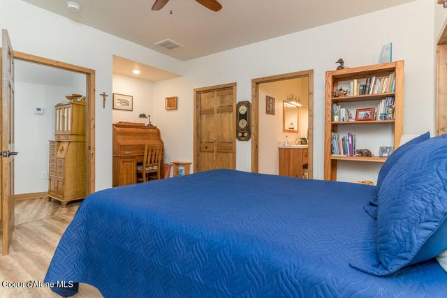 427 Wood Duck LN, Bonners Ferry, ID 83805