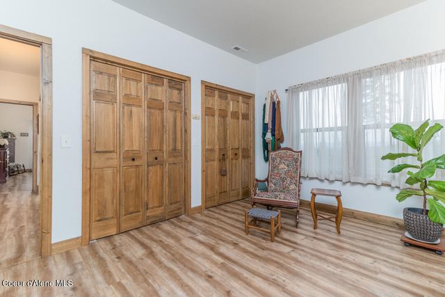 427 Wood Duck LN, Bonners Ferry, ID 83805