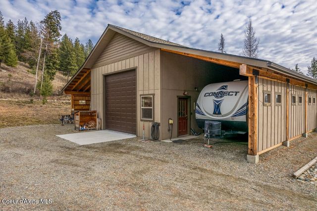 427 Wood Duck LN, Bonners Ferry, ID 83805