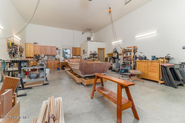 427 Wood Duck LN, Bonners Ferry, ID 83805