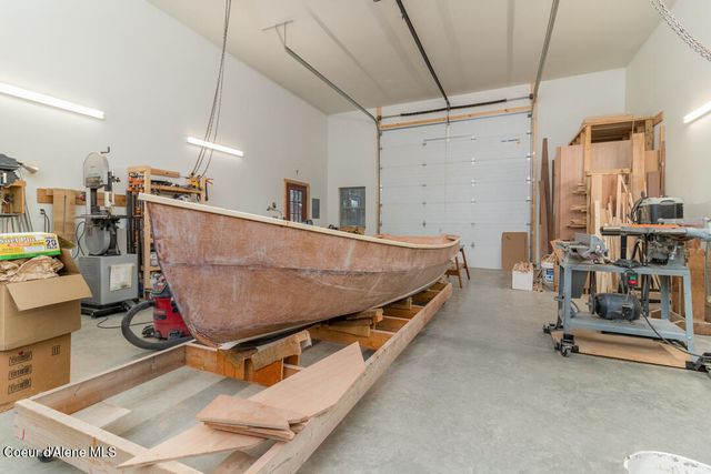 427 Wood Duck LN, Bonners Ferry, ID 83805