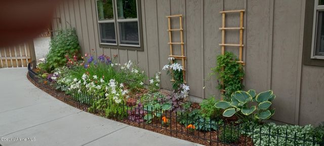 427 Wood Duck LN, Bonners Ferry, ID 83805