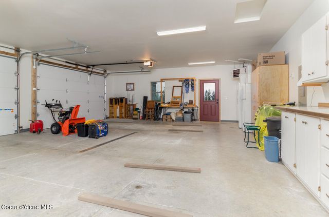 427 Wood Duck LN, Bonners Ferry, ID 83805