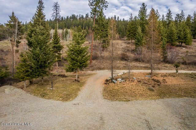 427 Wood Duck LN, Bonners Ferry, ID 83805