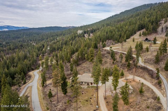 427 Wood Duck LN, Bonners Ferry, ID 83805