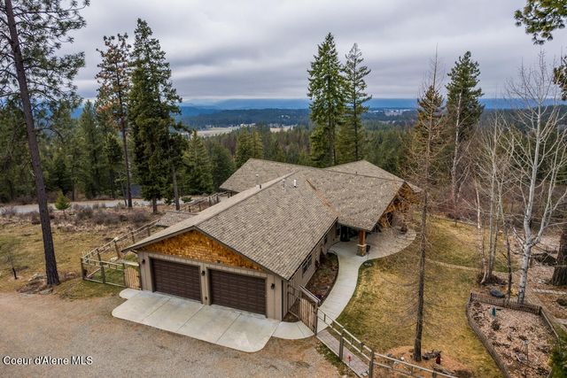 427 Wood Duck LN, Bonners Ferry, ID 83805
