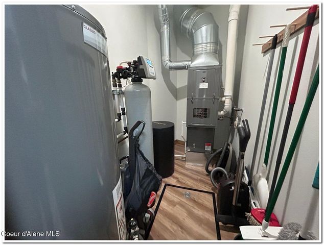 427 Wood Duck LN, Bonners Ferry, ID 83805