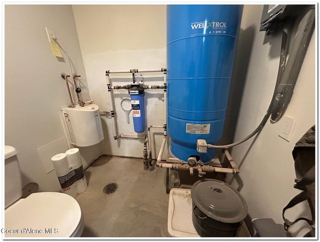 427 Wood Duck LN, Bonners Ferry, ID 83805