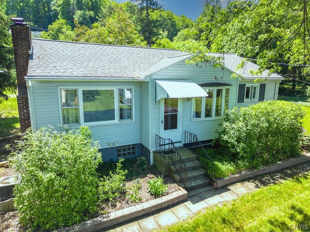 115 Huntington Road, Onondaga, NY 13219