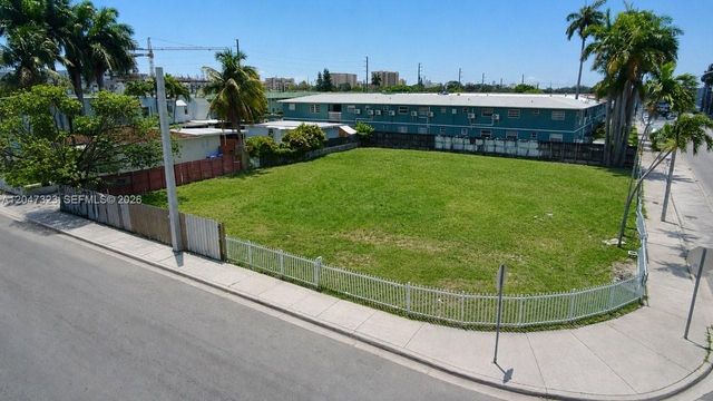 895 NW 45th Ave, Miami, FL 33126
