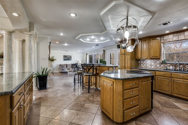 2525 Canyon Creek Drive, Sherman, TX 75092