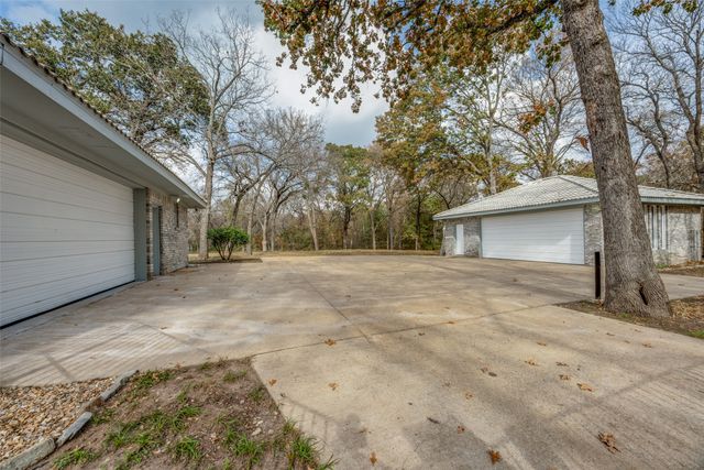 2525 Canyon Creek Drive, Sherman, TX 75092