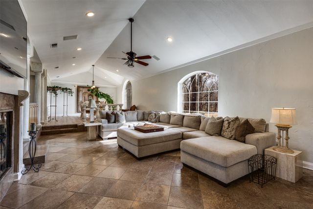 2525 Canyon Creek Drive, Sherman, TX 75092